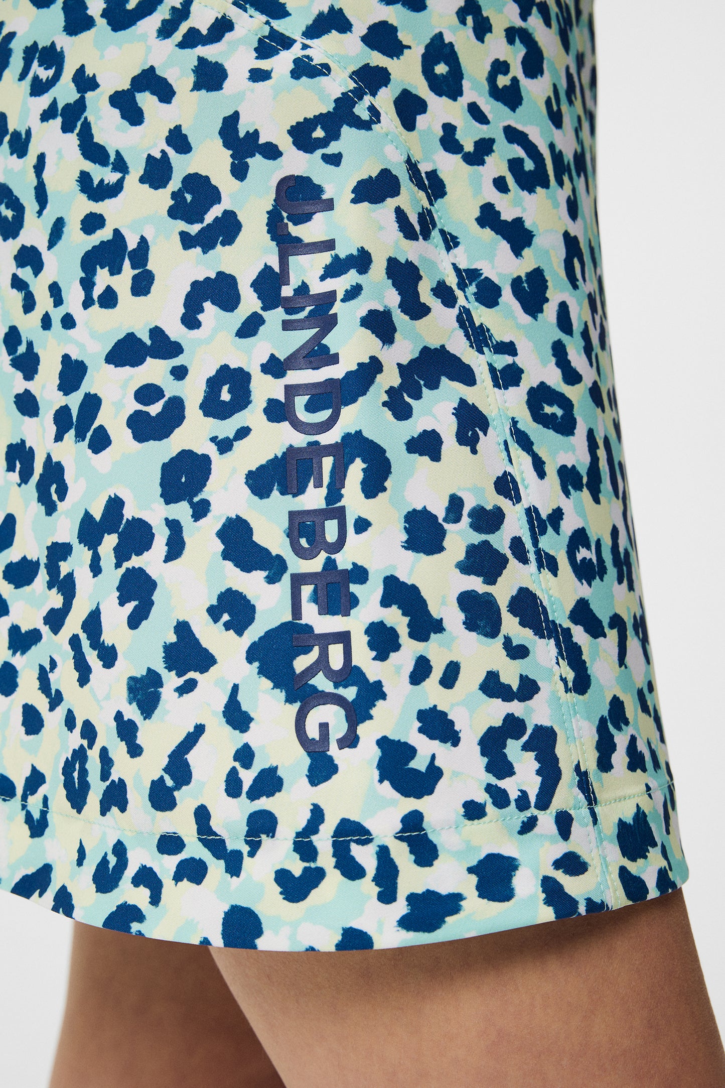 Themba Print Skirt / Leopard Aruba Blue