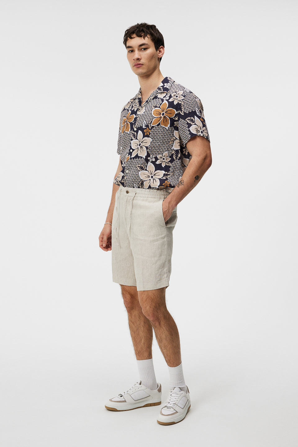 Baron Linen Shorts / Safari Beige