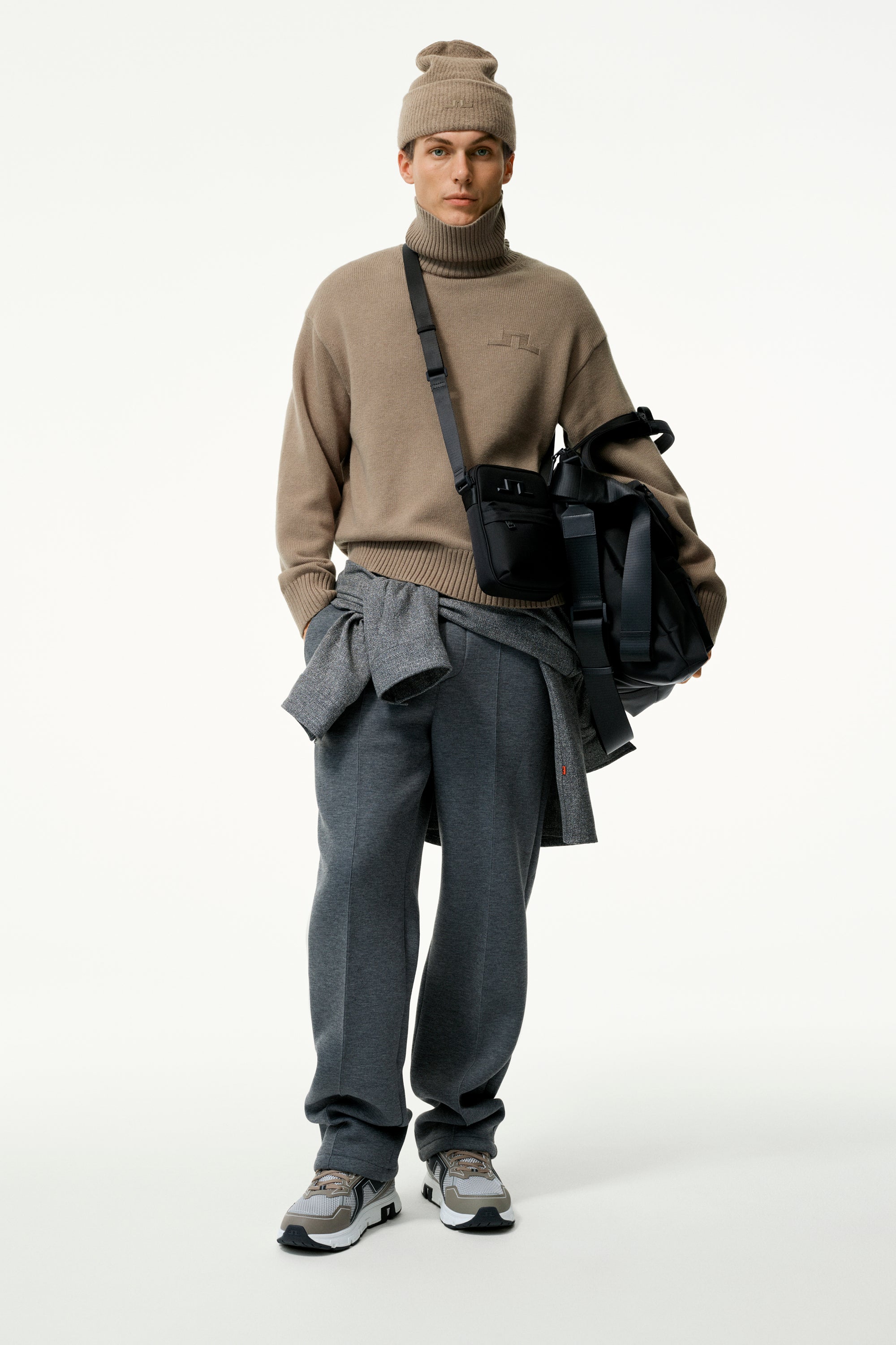 Lyle Merino Crew Neck Sweater / Black | J.Lindeberg Official