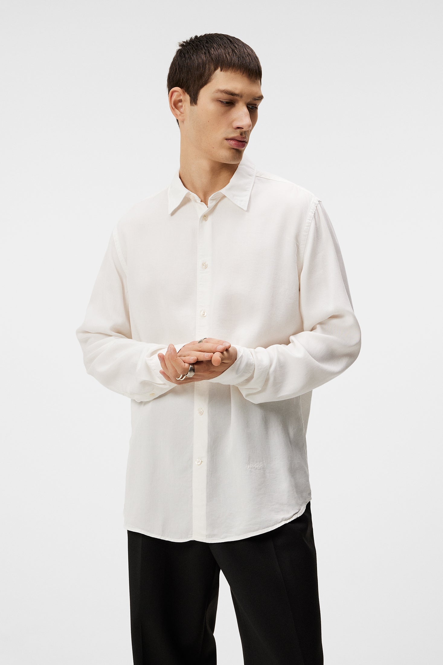 か*げ様 J.LINDEBERG ホワイト スリムフィット シャツ Slim LS Comfort Tencel Shirt / Cloud White – J.Lindeberg EU