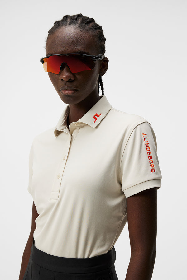 Tour Tech Polo / Almond Milk