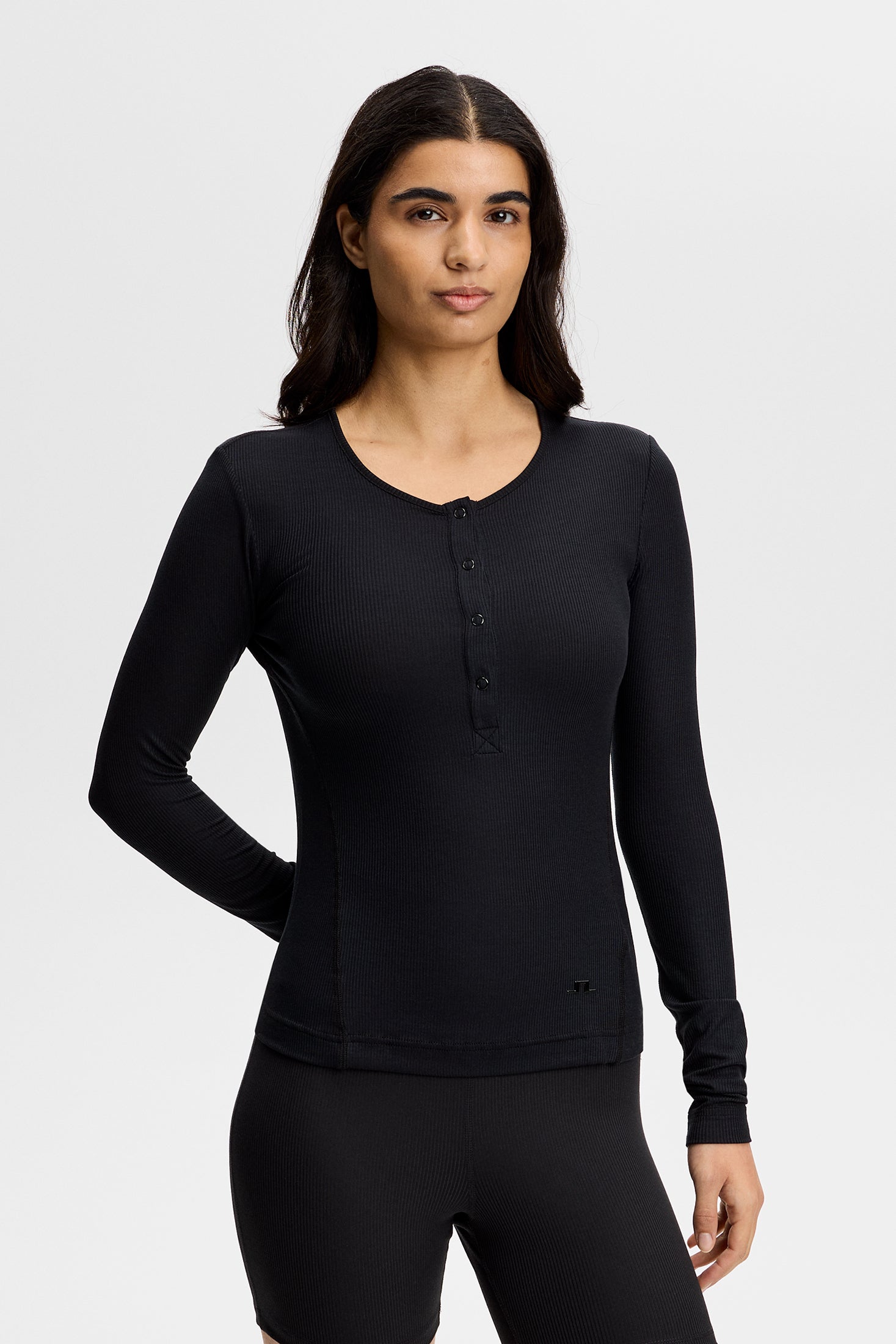 Sanna Rib Henley LS / Black | J.Lindeberg Official