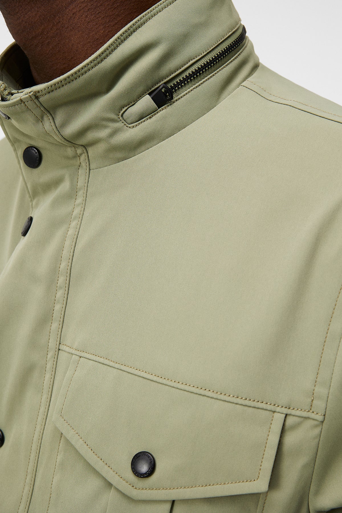 Bailey Poly Jacket / Oil Green