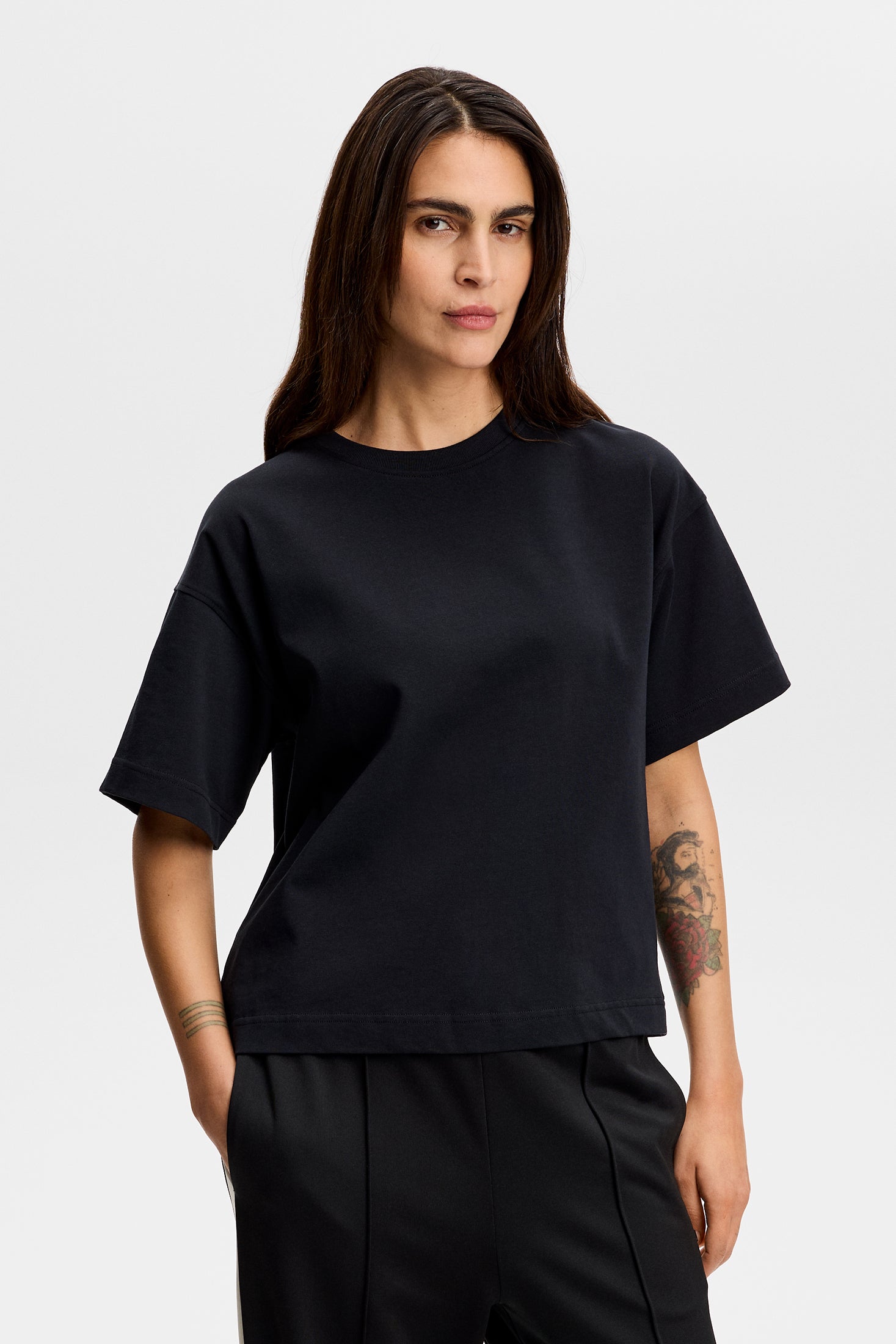 BLACK BABYL Tシャツ Lilly Boxy T-shirt / Black | J.Lindeberg Official