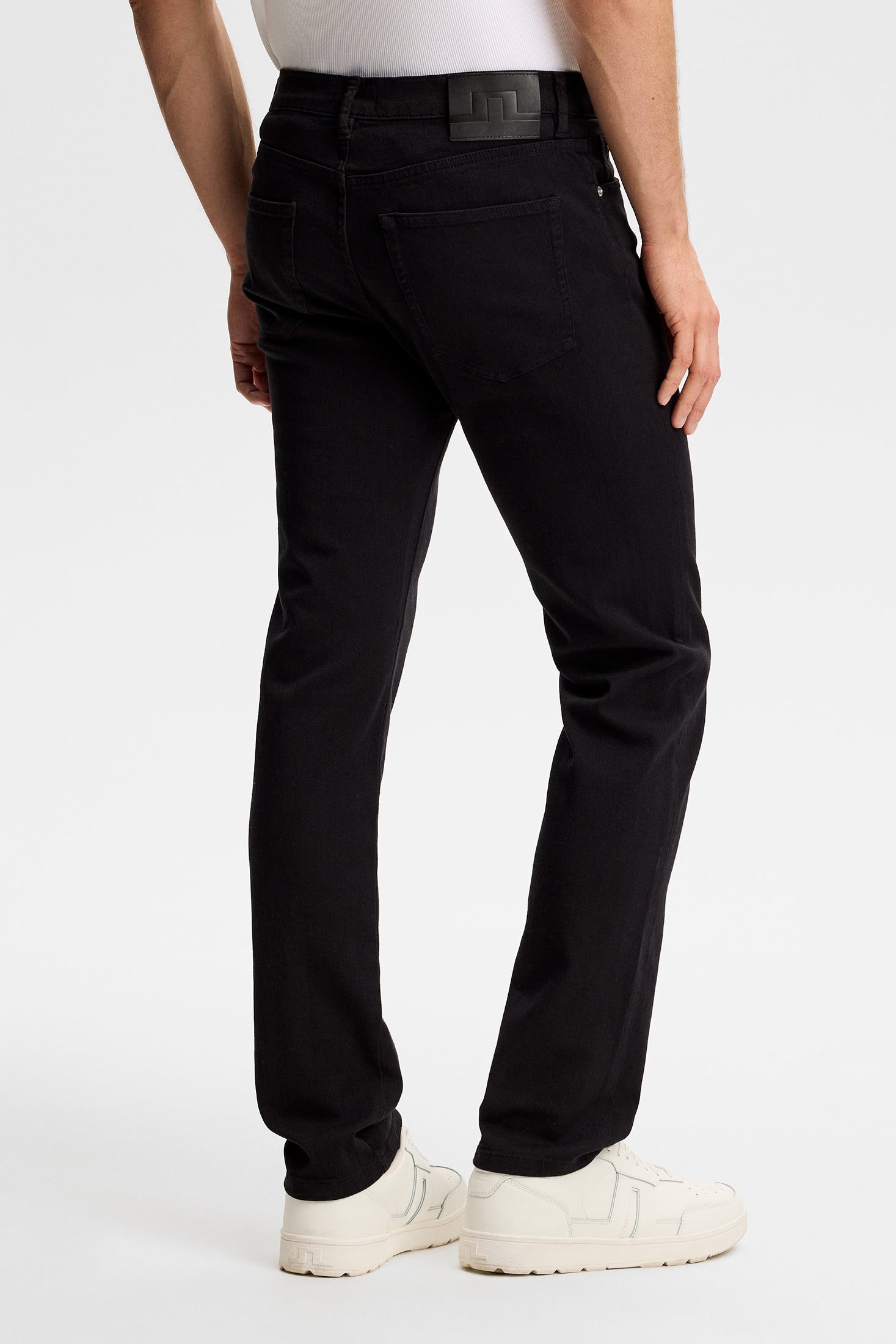 Jax LHT Slim Jeans / Black | J.Lindeberg Official