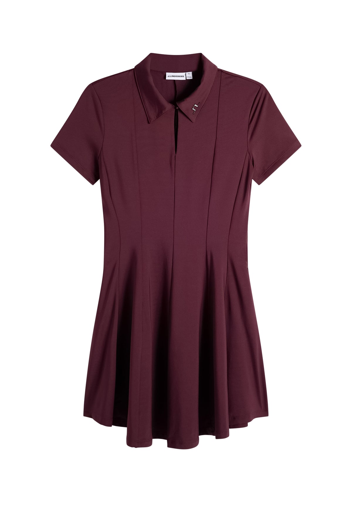 Vooraanzicht: Kura Dress in Winetasting met polokraag, keyhole-halslijn en Bridge-logo op de kraag.