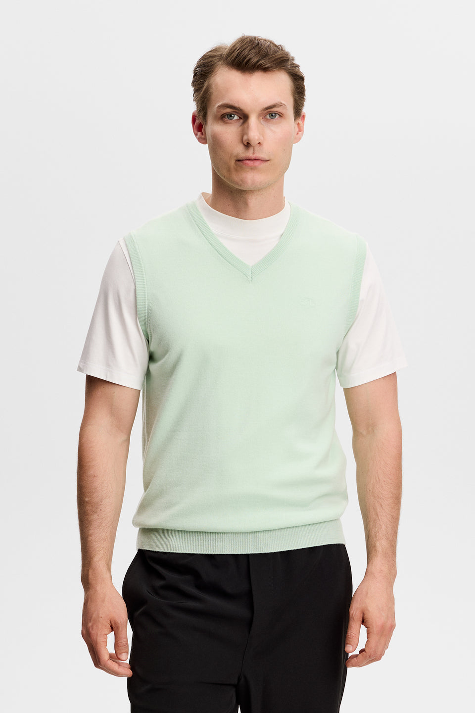 Liam Knitted Vest / Subtle Green