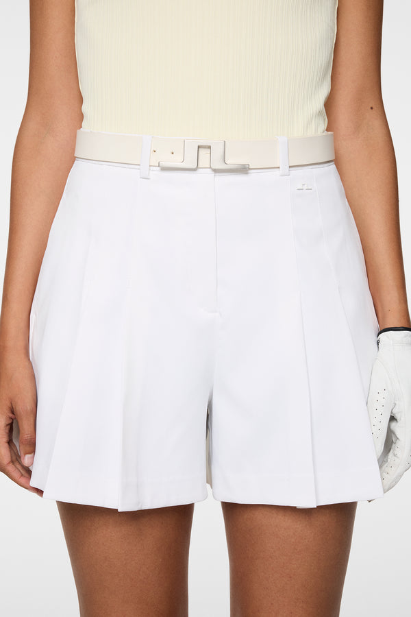 Arella Pleated Shorts / White