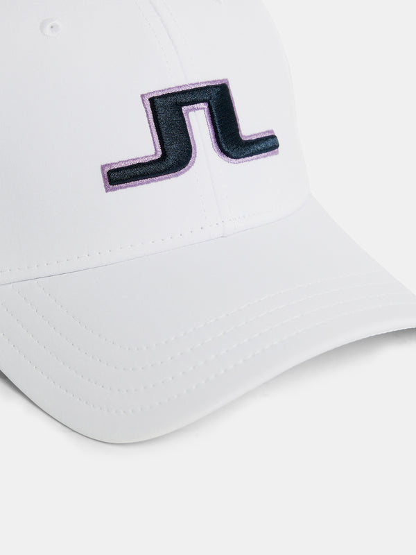 Angus Cap / White