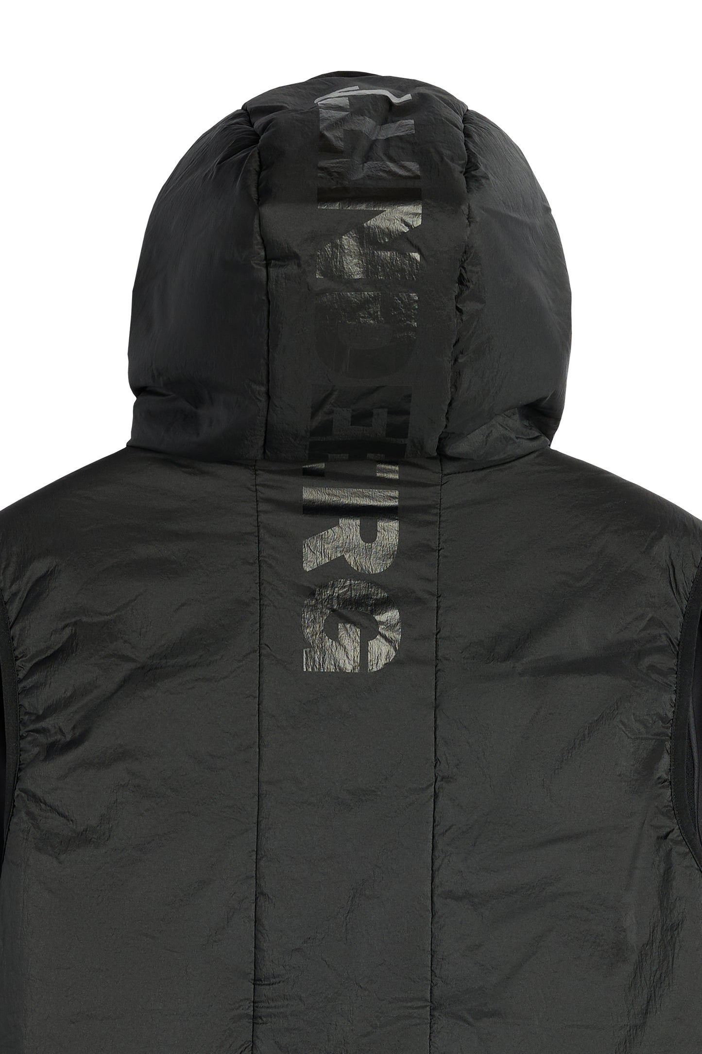 Detailansicht: M Solarcore 3 in 1 Jacket in Schwarz mit Kapuze und vertikalem J.LINDEBERG-Logo am Rücken.