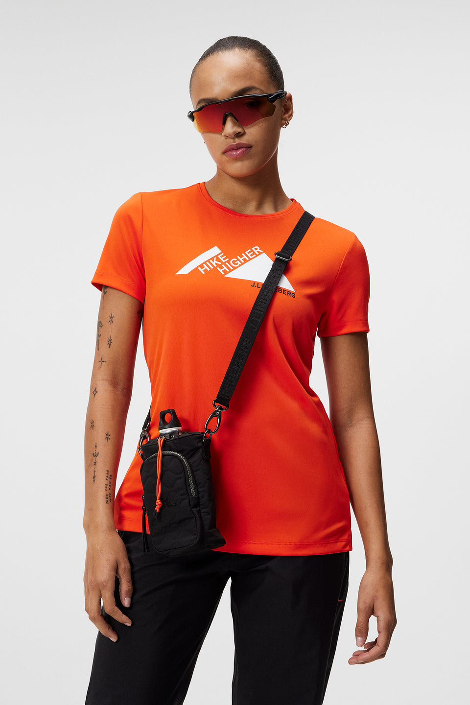 Valeria Graphic T-shirt / Tangerine Tango