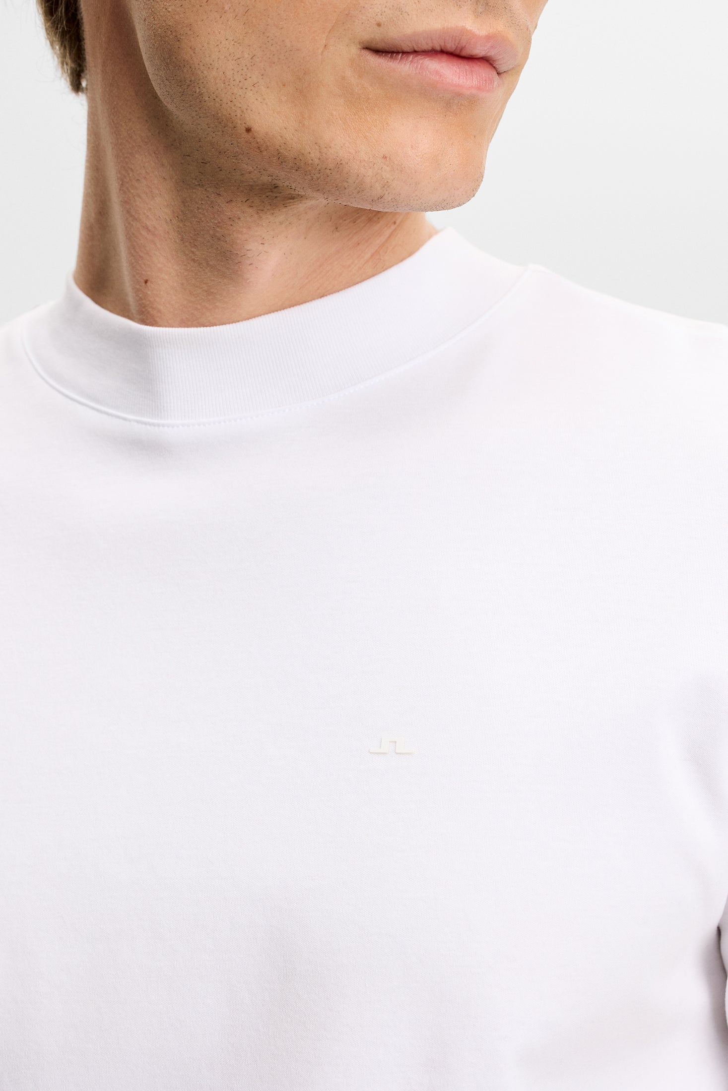 Ace Mock Neck T-Shirt / White | J.Lindeberg Official