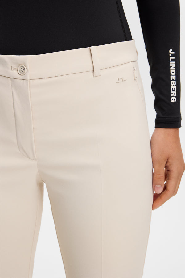 Pia Pant / Moonbeam