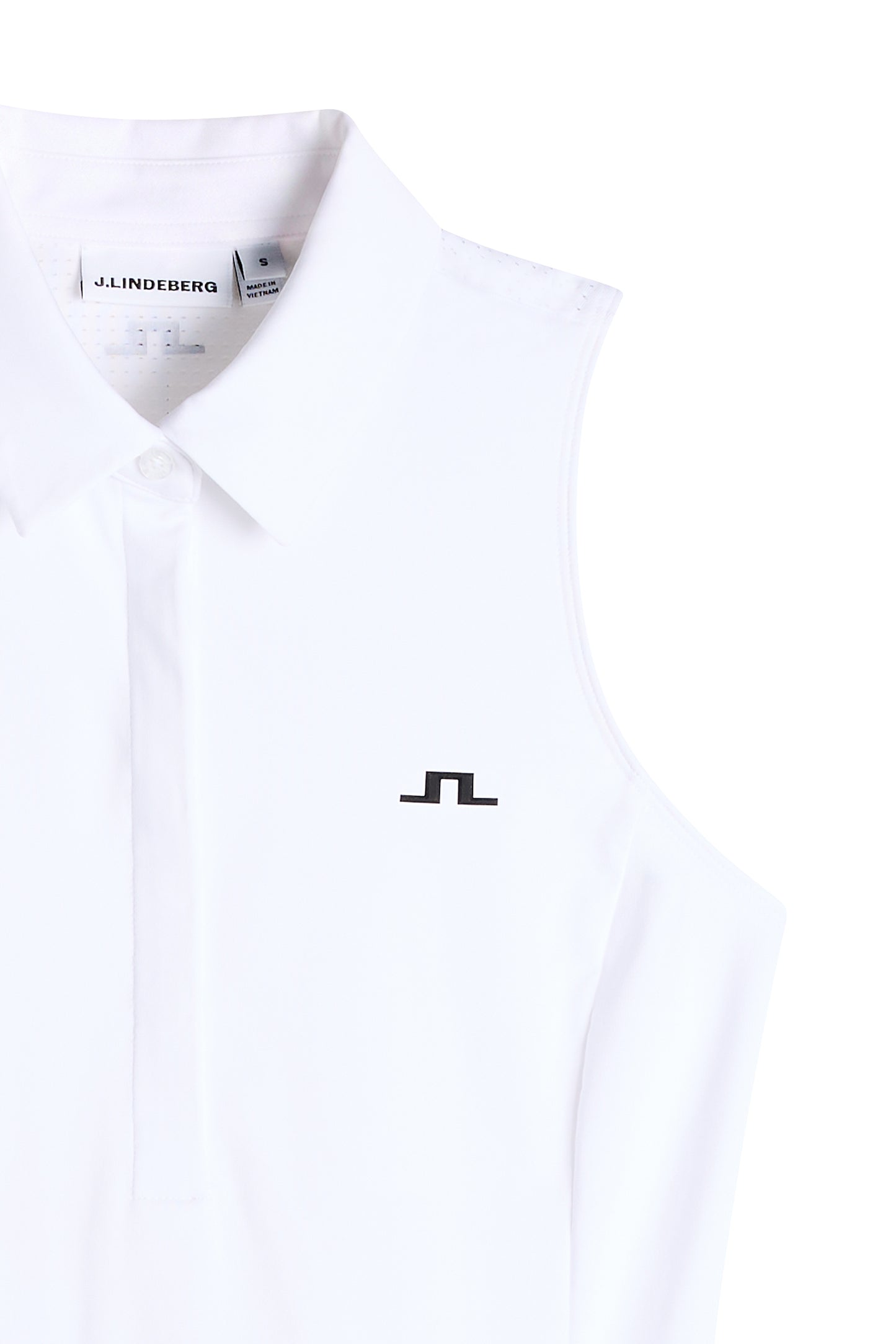 Detailansicht: Weißes Kristina Sleeveless Polo mit Kragen, verdeckter Knopfleiste und Bridge-Logo auf der Brust.