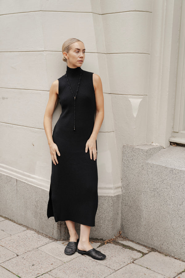 Camille Rib Knit Dress / Black