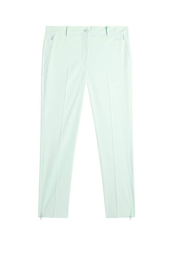Pia Pant / Bay