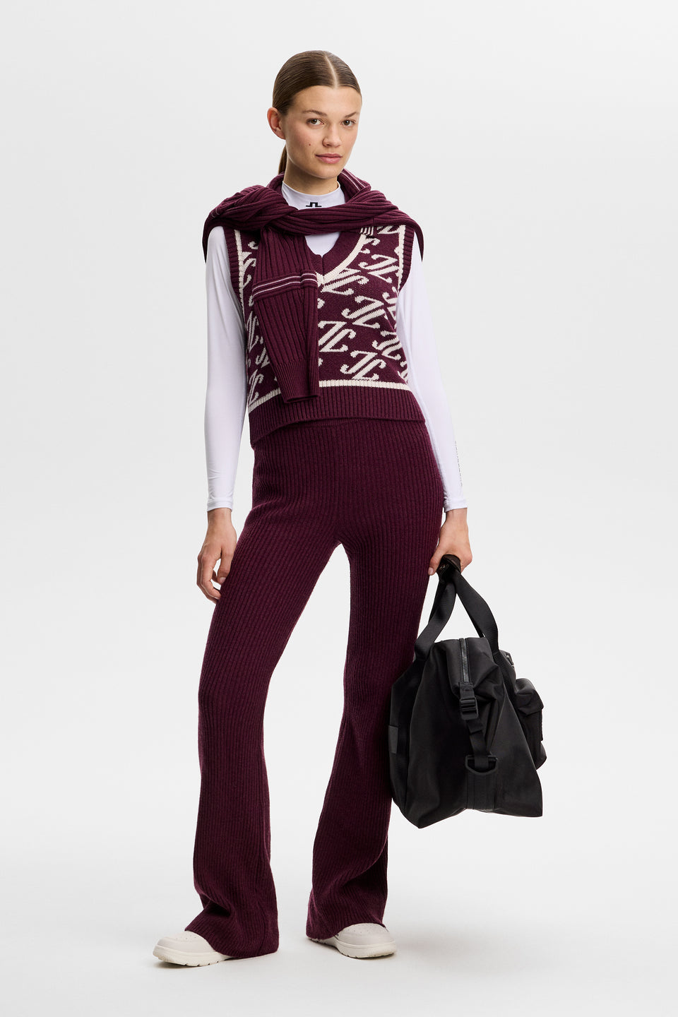 Phoebe Jacquard Knit Vest / Cardi Jacquard - Winetasting