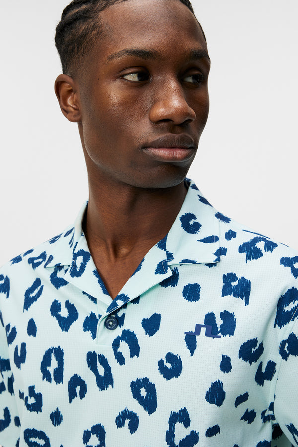 Resort Shirt Print / Savanna Spa Retreat