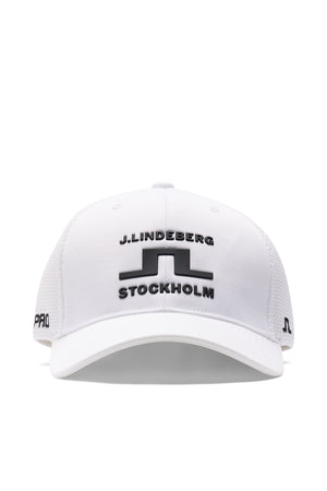Framifrån: JL Pro Cap i White med upphöjd 3D-logotyp framtill, böjd skärm och meshdetaljer.