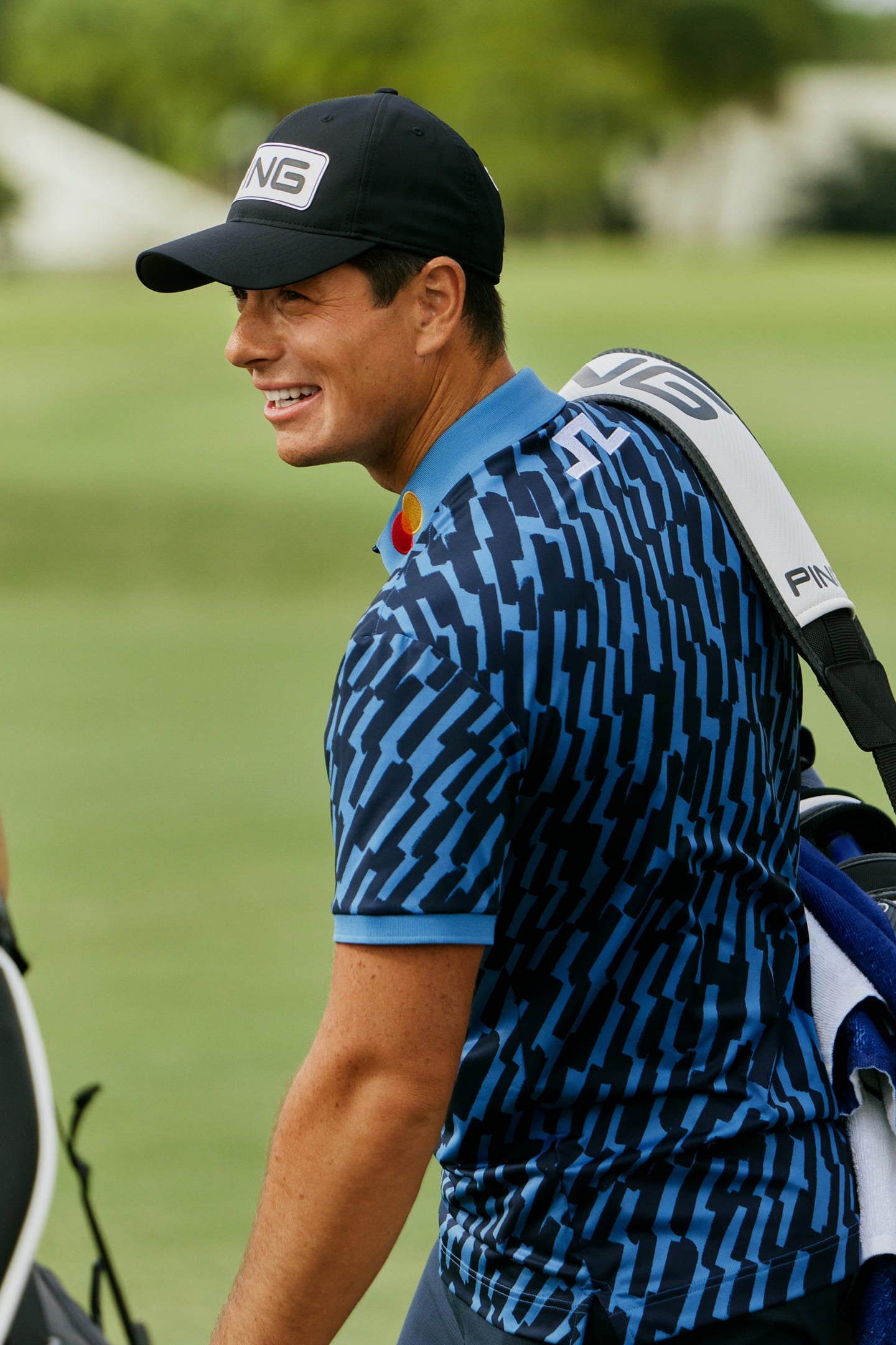 Tour Tech Print Polo / Oak Federal M – J.Lindeberg