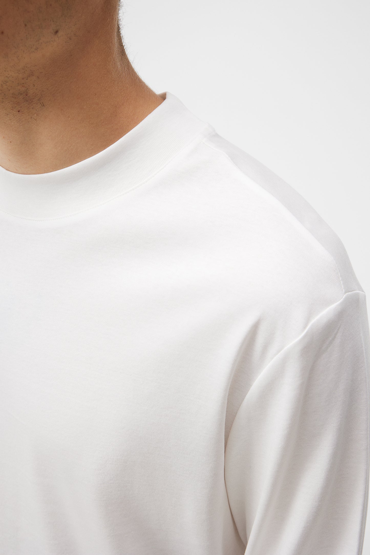 Ace Mock Neck LS T-Shirt / White