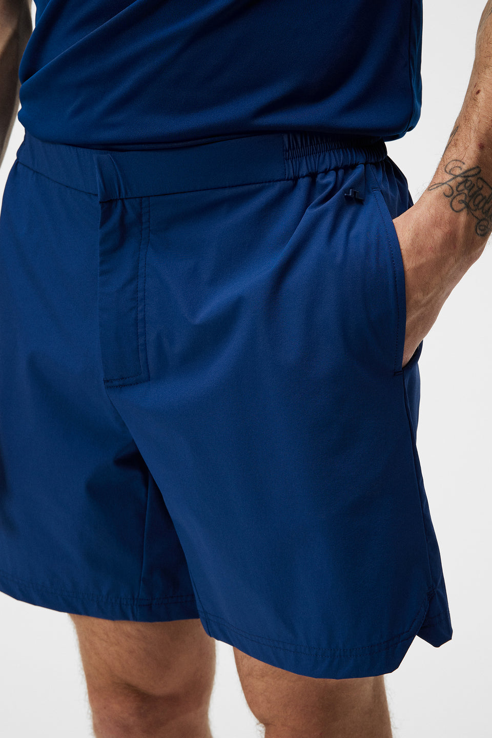 Hybrid Shorts / Estate Blue