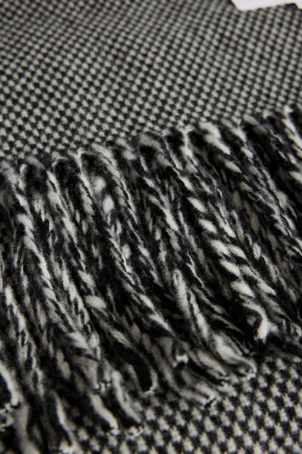 Jared Scarf / Black