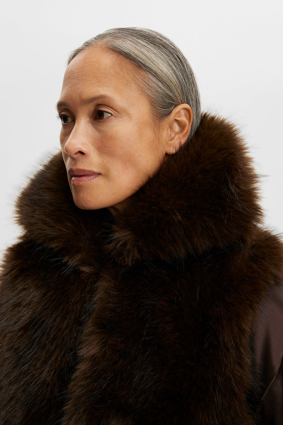 Daria Faux Fur Ball Vest / Seal Brown