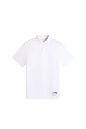 Vorderansicht: Weißes Verse Button Down Polo mit kurzen Ärmeln, Button-Down-Kragen und Knopfleiste.