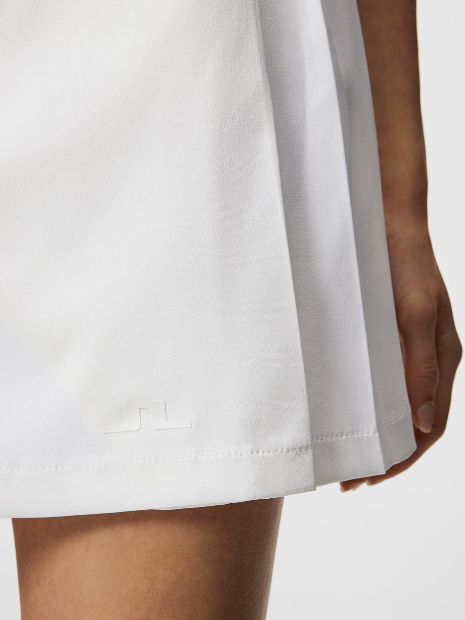 Sierra Pleat Skirt / White