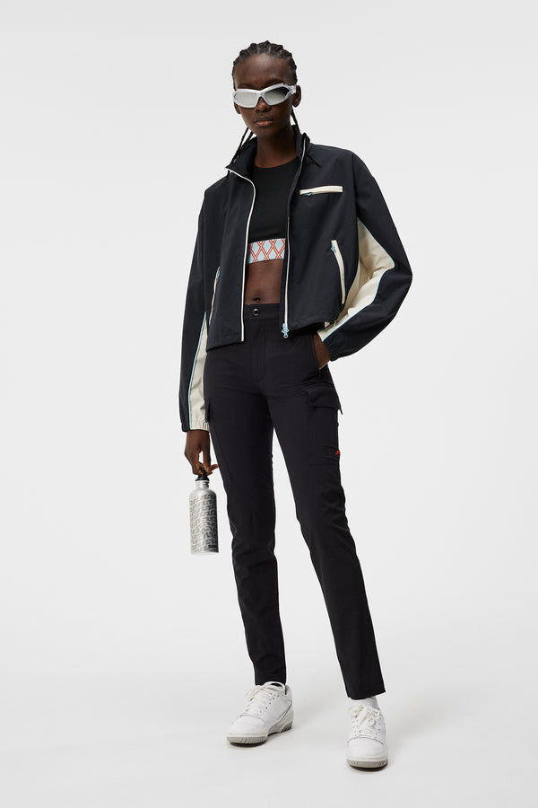 Anya Pant / Black
