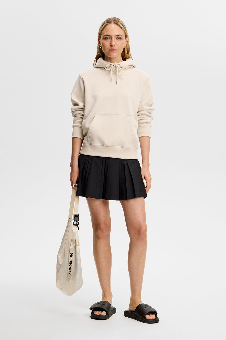 Nova Hood / Moonbeam