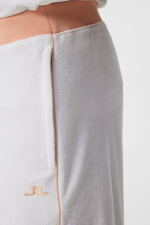 Gavin Terry Shorts / White