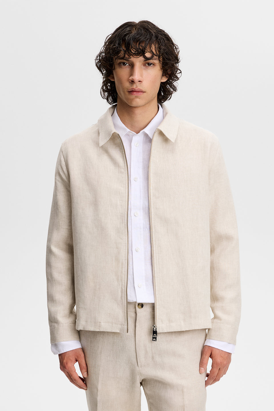 Julius Drape Linen Overshirt / Moonbeam