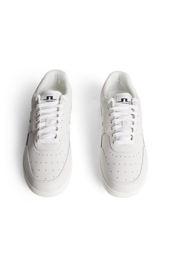 Ace Low-Top Golf Sneaker / White