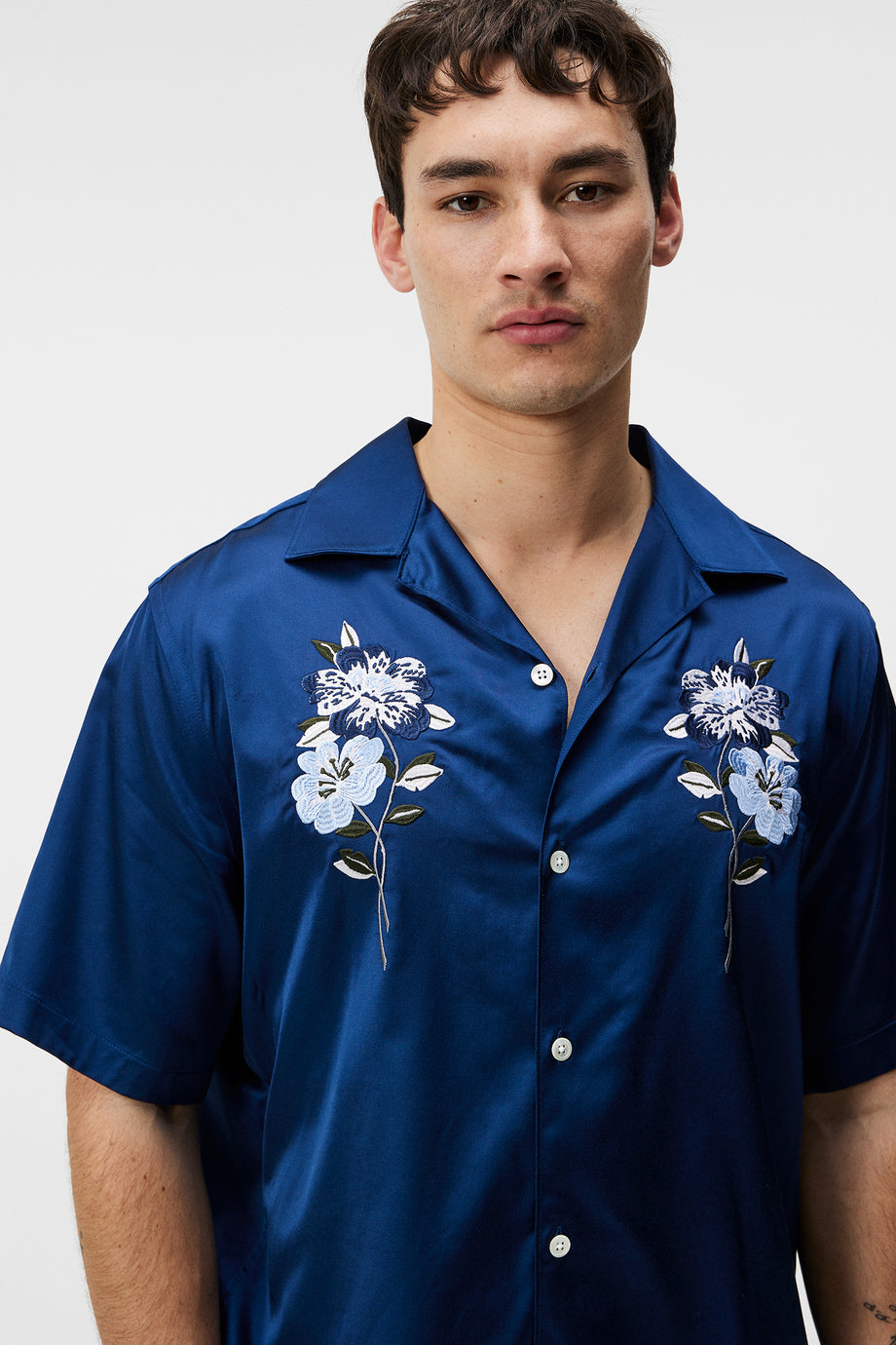 Elliott Satin Embroid Shirt / Estate Blue
