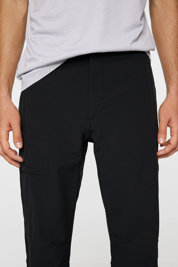 Marko Pant / Black