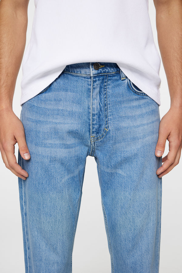 Jax Light Wash Slim Jeans / Light Blue