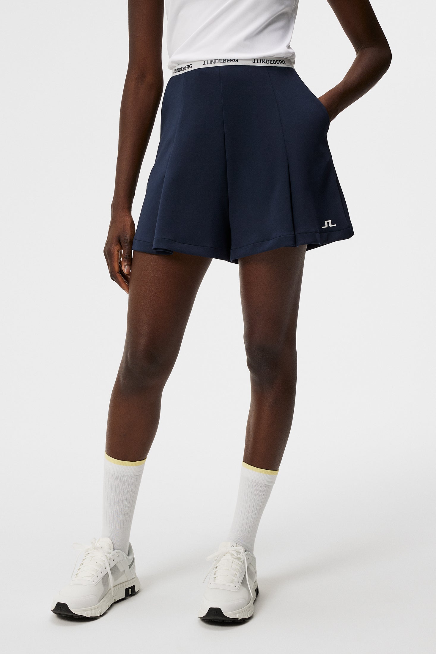 Emrah Shorts / JL Navy – J.Lindeberg