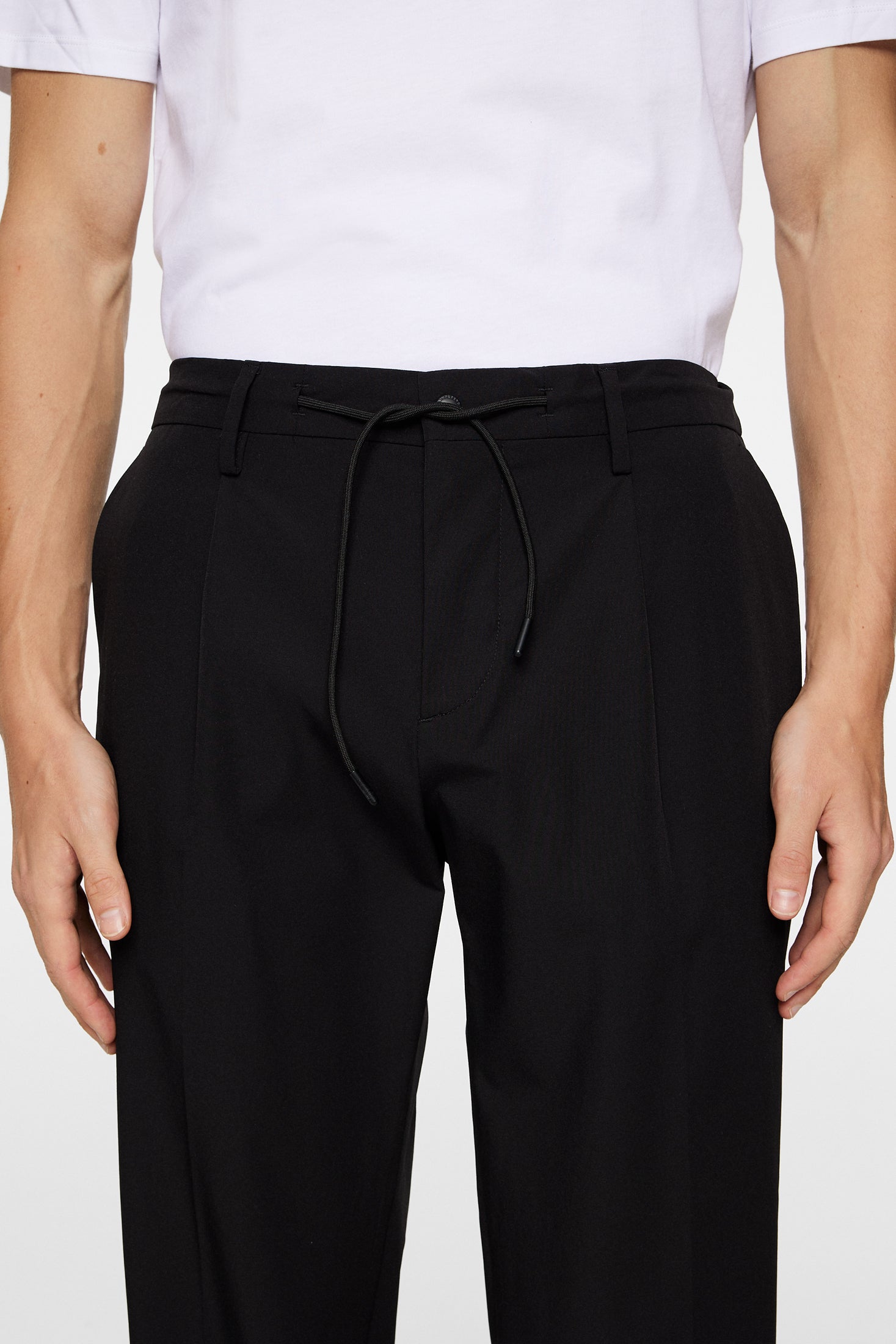 Jun WR Tech Stretch Pants / Black | J.Lindeberg Official