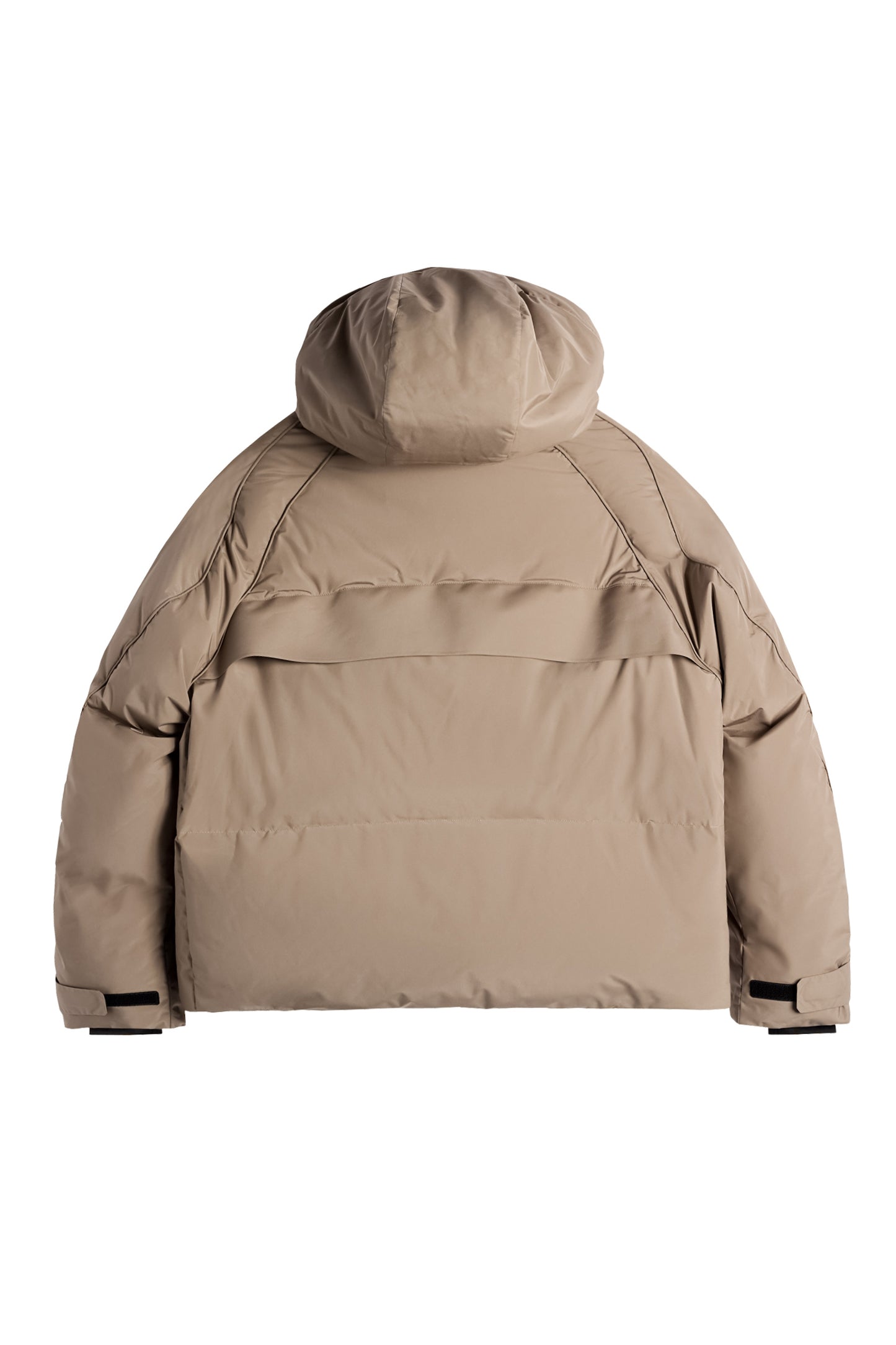 Vue de dos : Lea Down Jacket beige à capuche avec coupe courte matelassée et poignets ajustables.