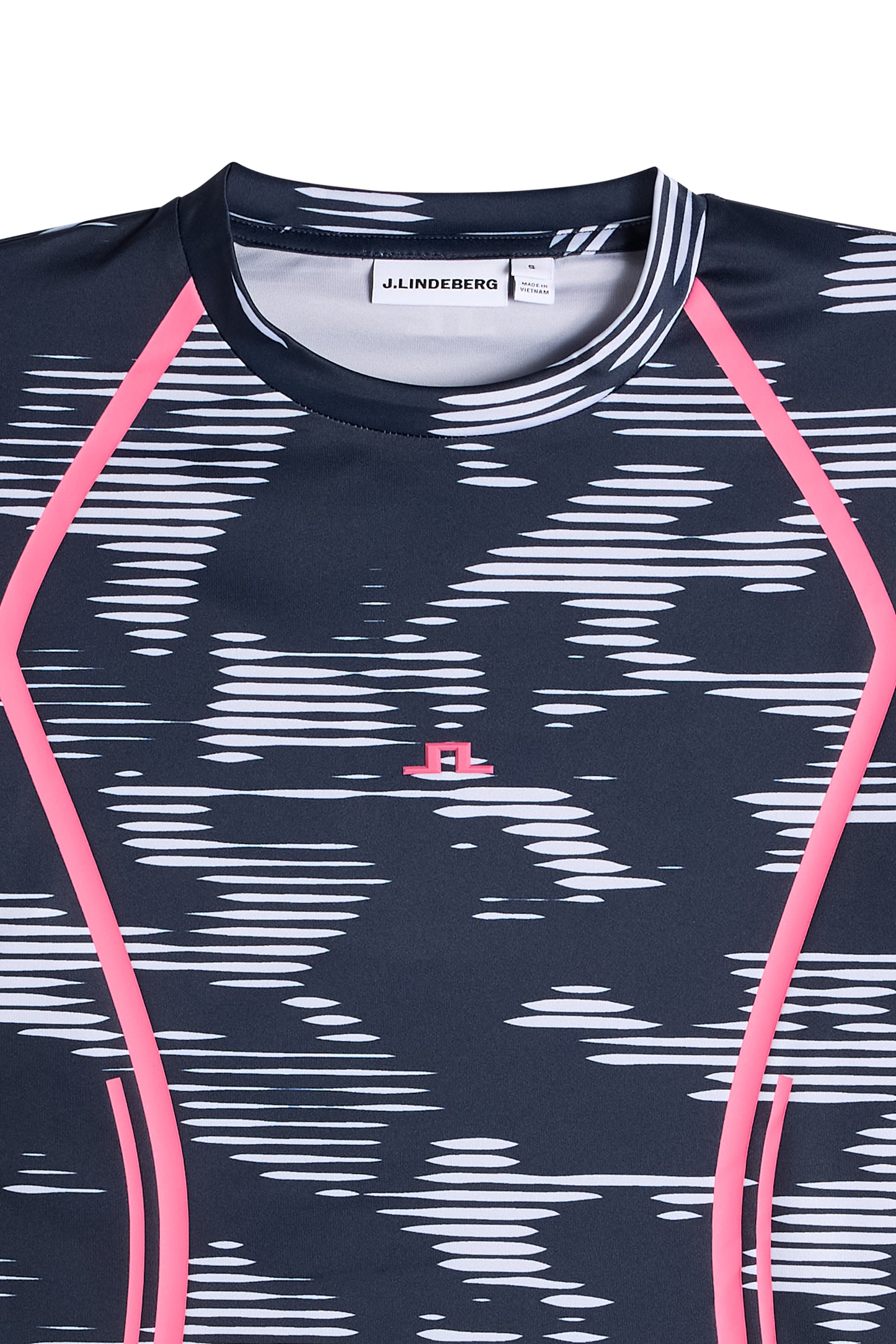 Close-up: Line LS Printed Top met ronde hals, grafische print, roze contrastdetails en Bridge-logo op de borst.