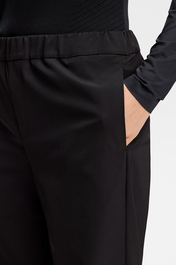 Anja Pant / Black