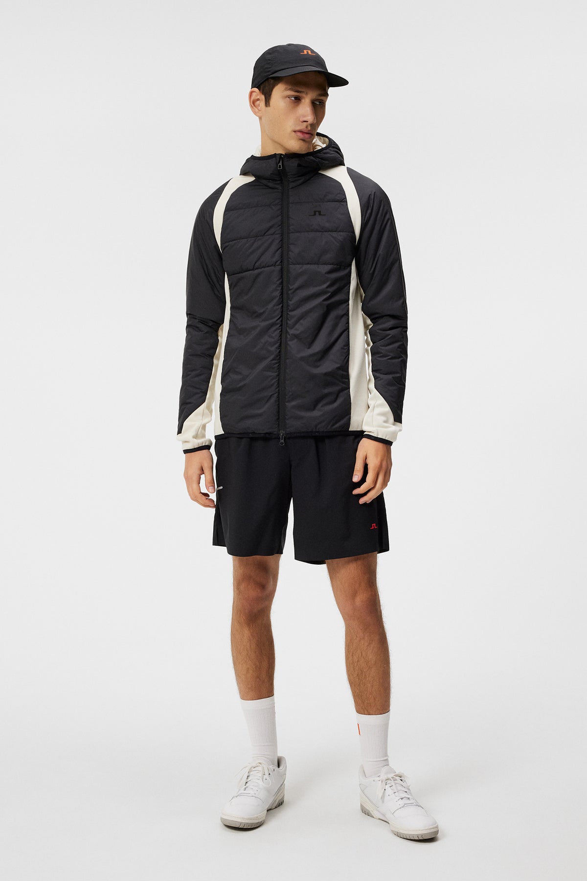 Abbigliamento sportivo da uomo, i capi da avere adesso Abbigliamento sportivo da uomo, i capi da avere adesso