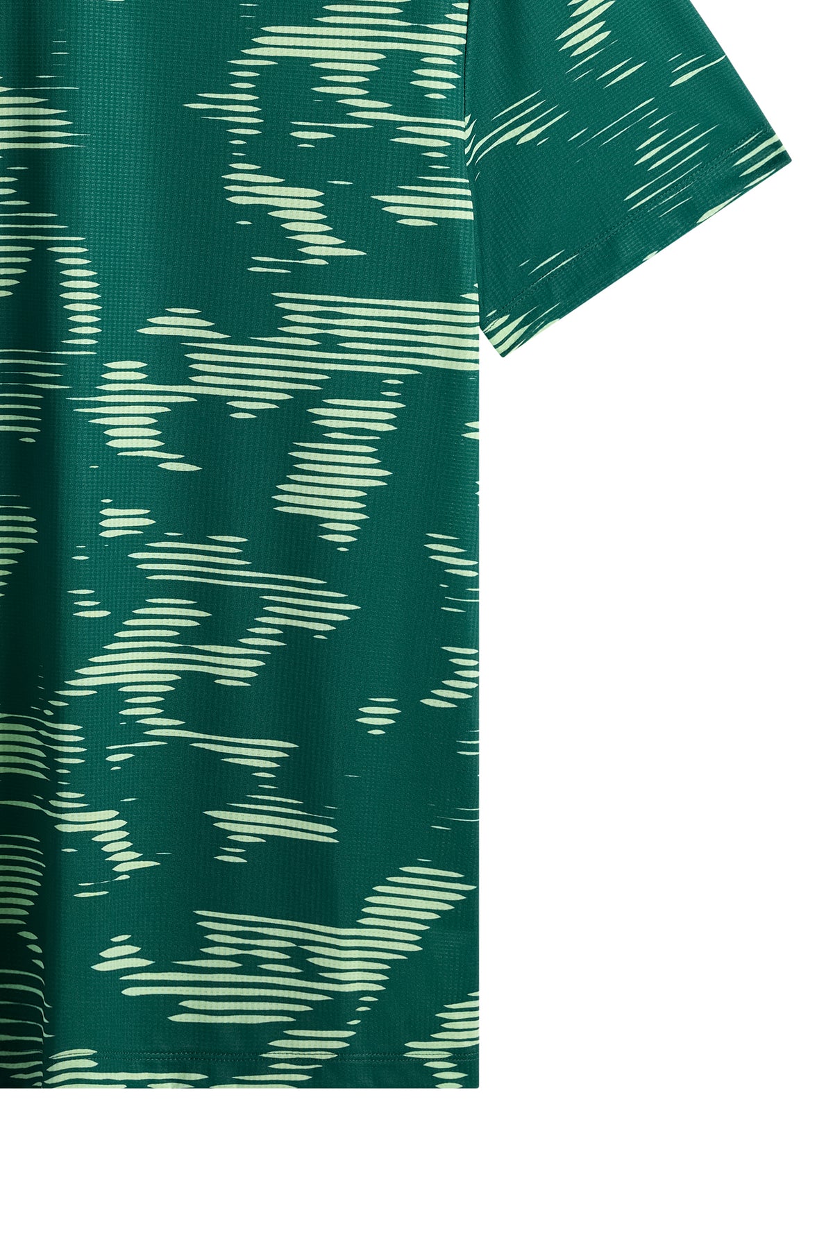 Detailansicht: Josip Printed T-Shirt in Clay Pistachio mit Allover-Muster auf strukturiertem Jersey.