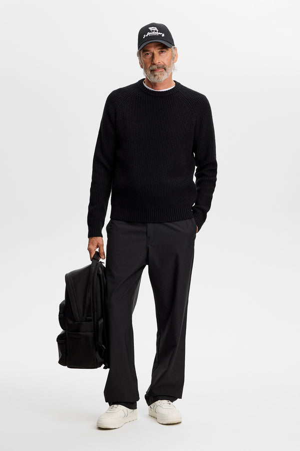 Hallow Knitted Crew Neck / Black