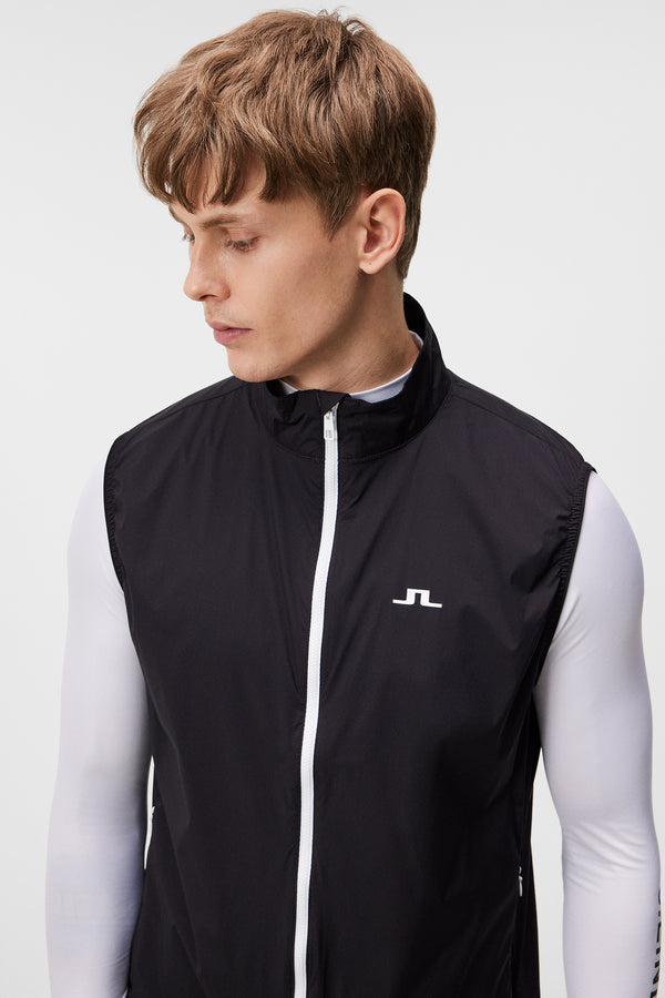 Ash Light Packable Vest / Black