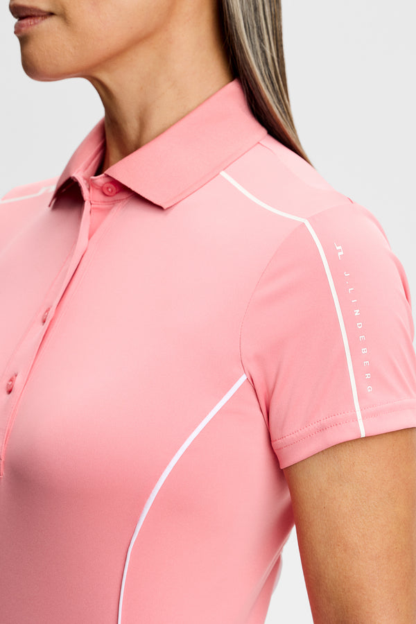 Leyla  Polo / Flamingo Plume
