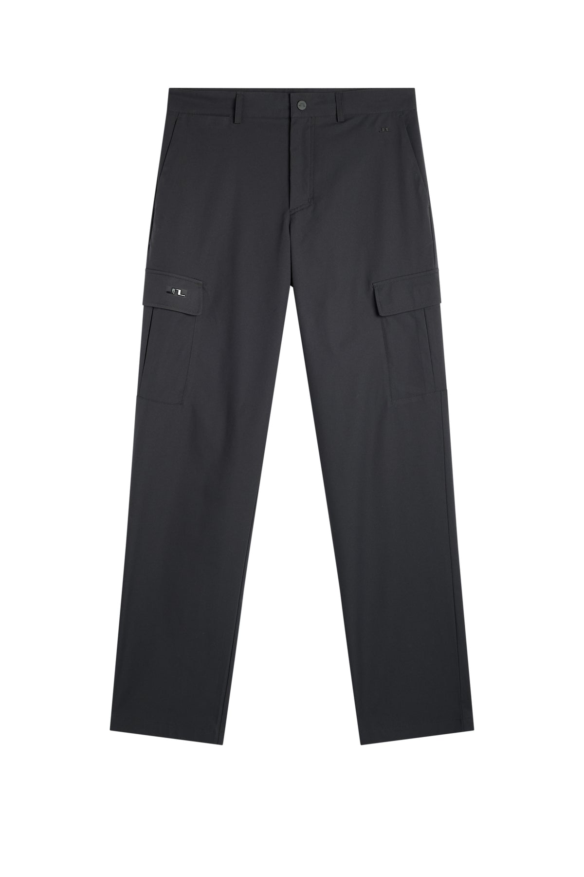 Set forfra: Sort Logan Cargo pant med cargo-sidelommer og et lille Bridge-logo.