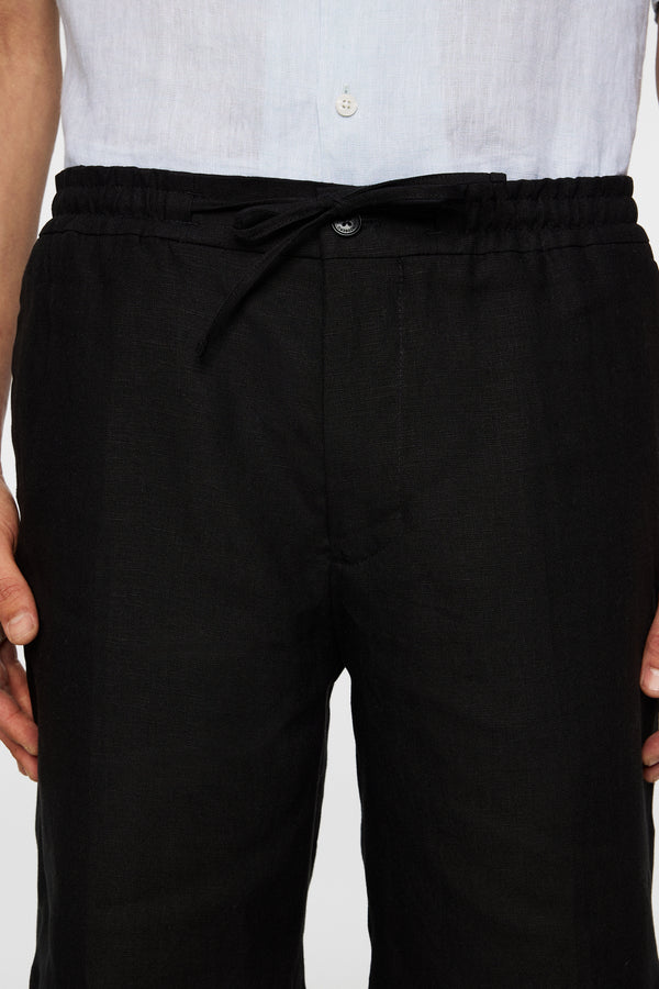 Brady Drape Linen Shorts / Black